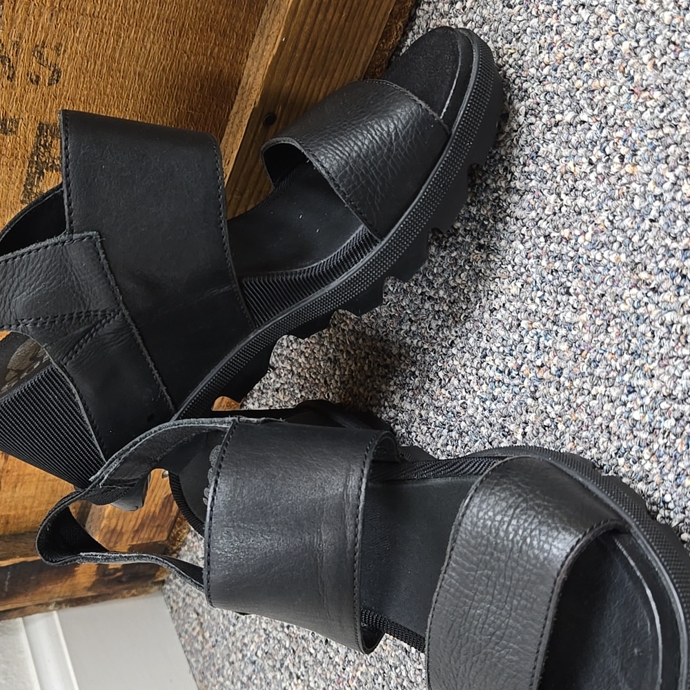 Sorel Joanie II Black Leather Wedge Sandals 6.5